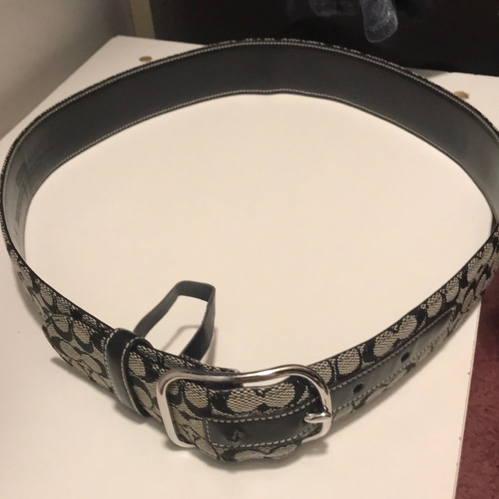 Authentic Coach belt - size medium